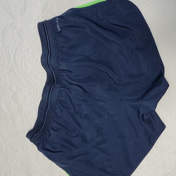 Nike Running Shorts - Picture 2 of 5